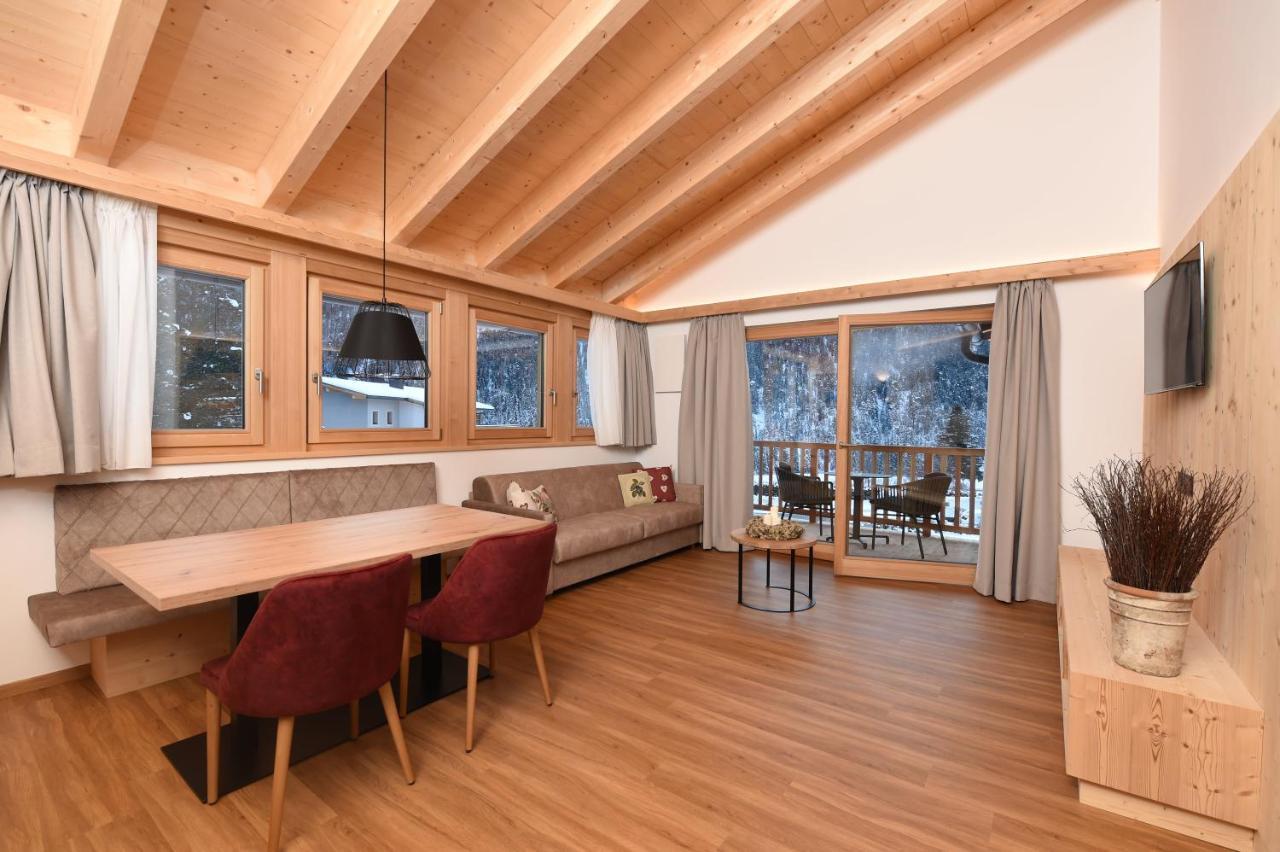 Les Ciases Chalets Dolomites St. Vigil Exterior foto